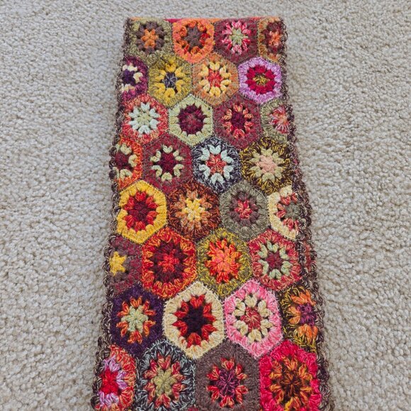 NWOT Crochet Flower WOOL Granny Scarf - Picture 12 of 14